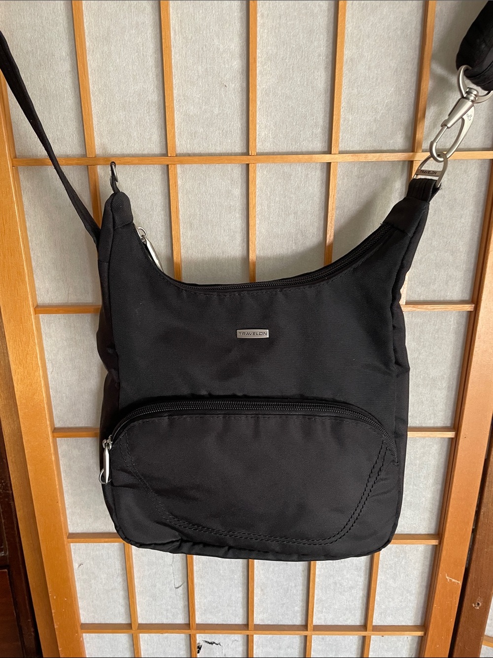 Travelon Anti-theft Uni-sex Crossbody Bag